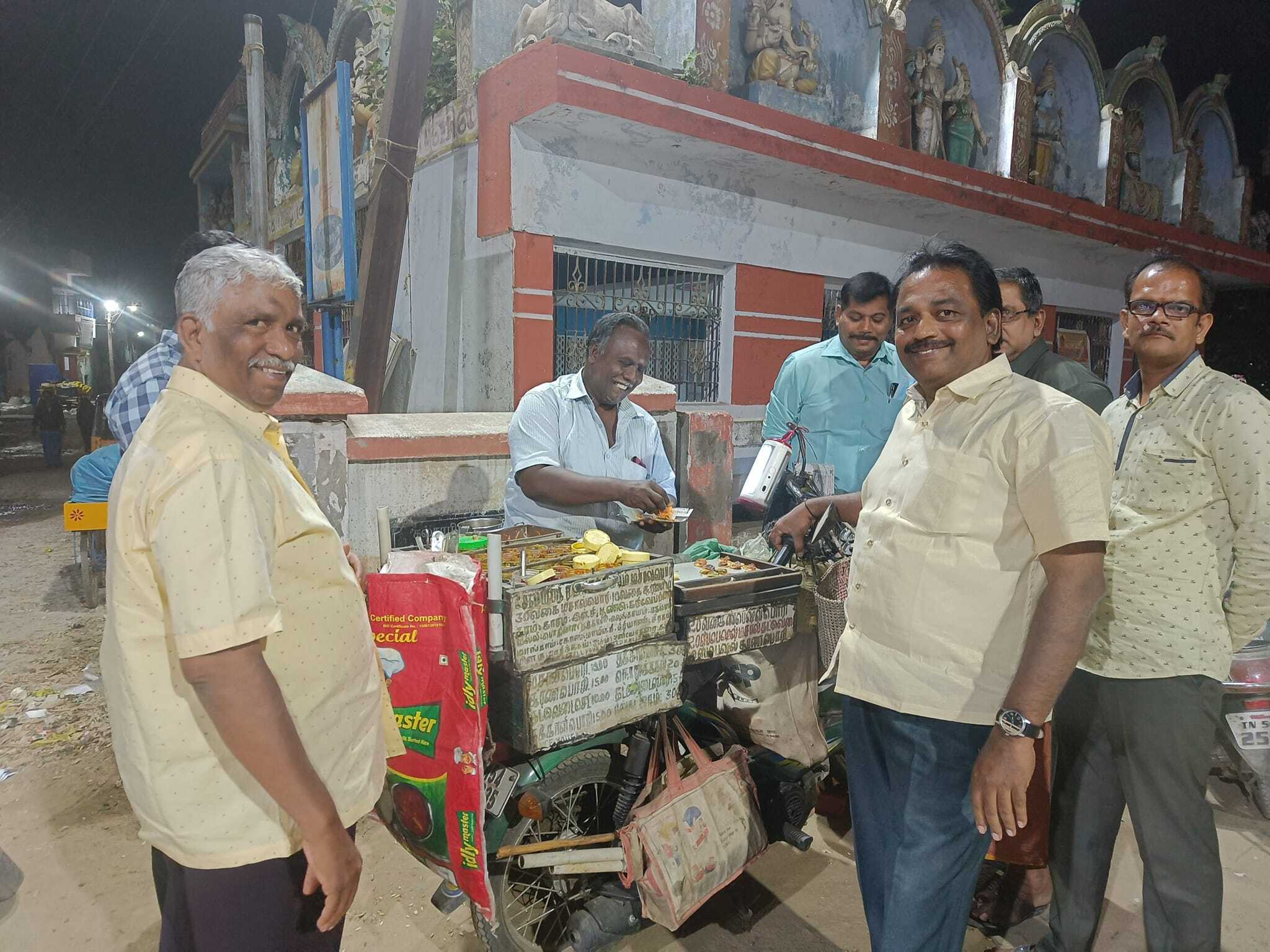 அசத்தும் சுவையில் காரப்பொரி