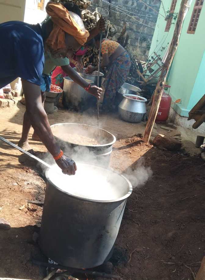 மலைவாழ் மக்களின் திருமண விருந்து