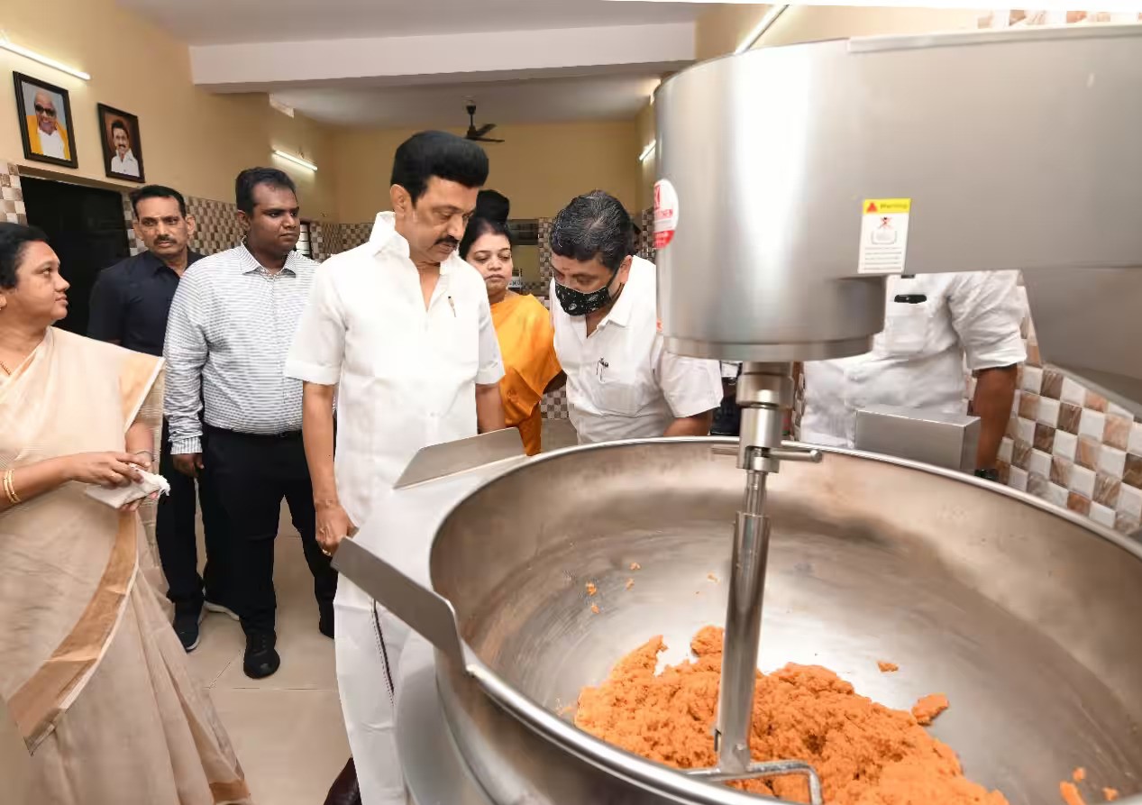 மகளிர் சுய உதவிக் குழு பெண்களுக்கு வாய்ப்பு